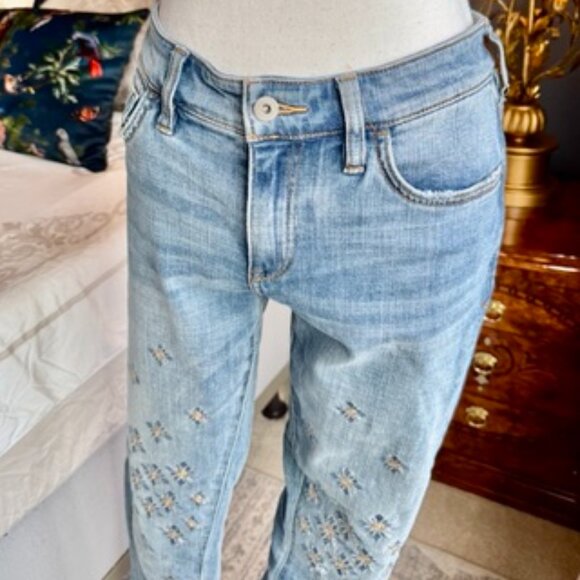 Pilcro Anthropologie Slim Boyfriend Light Wash Gold Embroidered Jeans - Picture 4 of 16